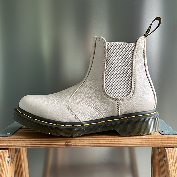 Dr. Martens 2976 Chelsea Boots 7 NWT - Picture 12 of 14